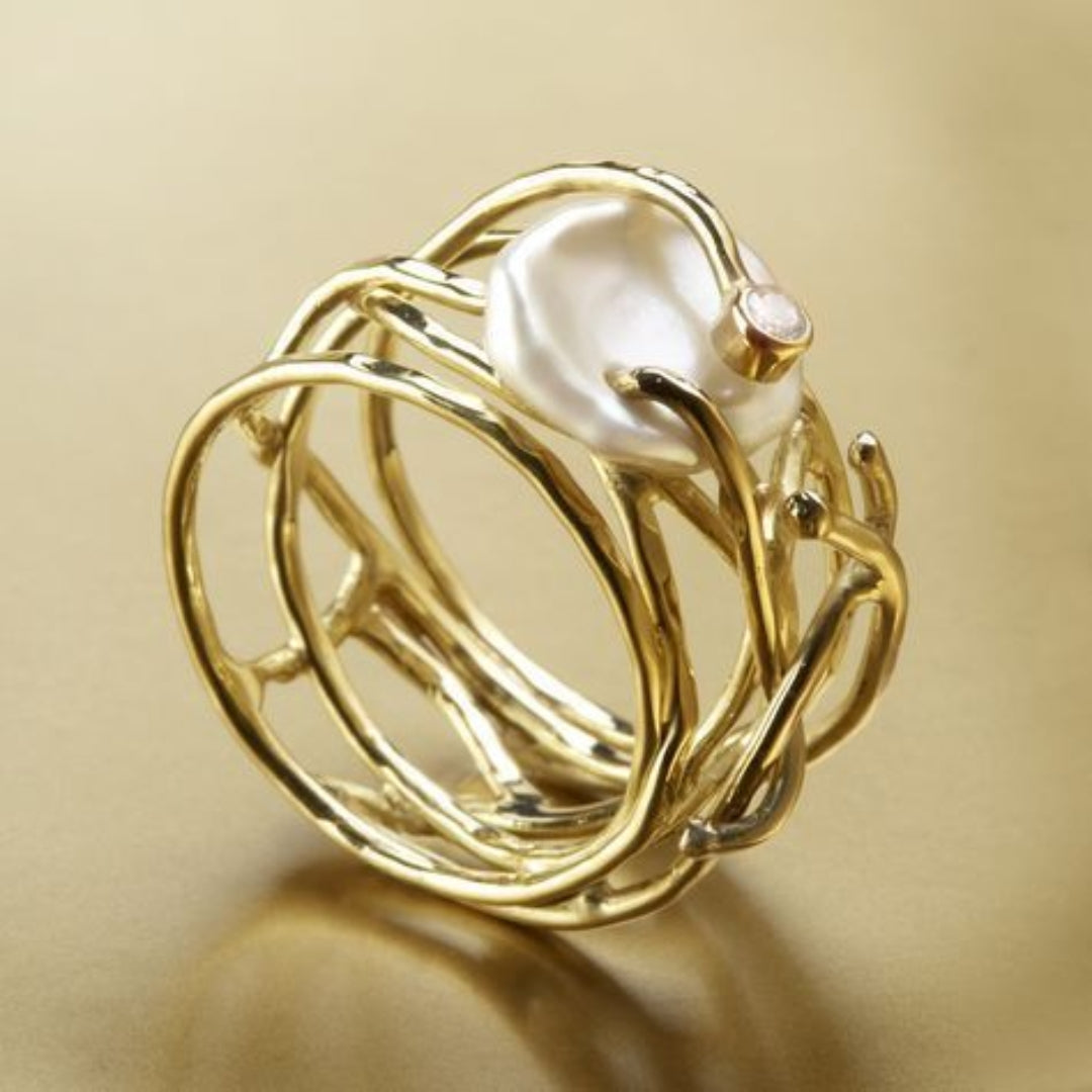 Vintage Gold Ring with Thin Pearl