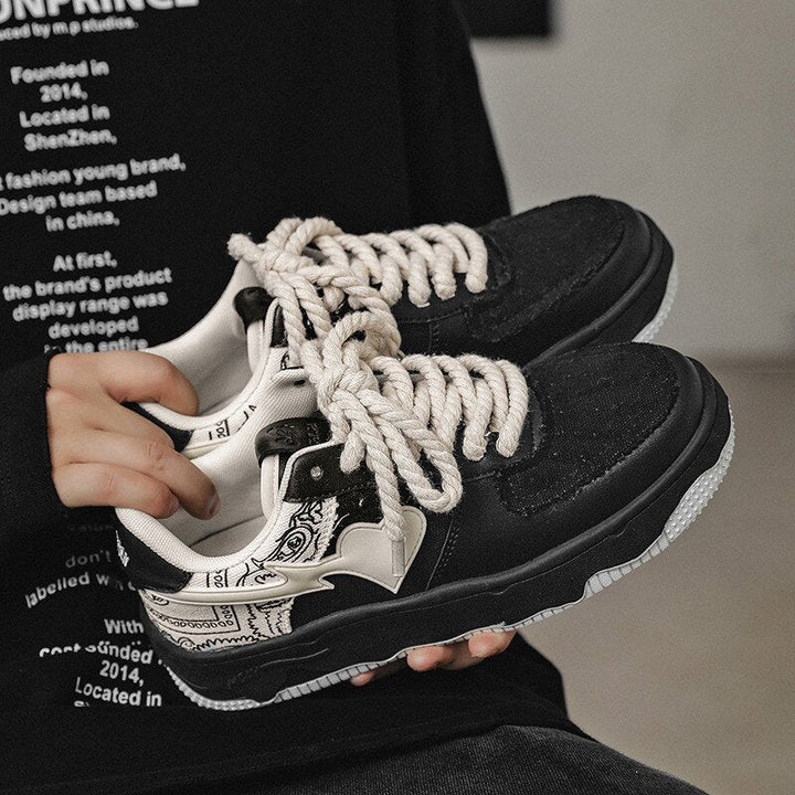 Black Sneakers VS Heart