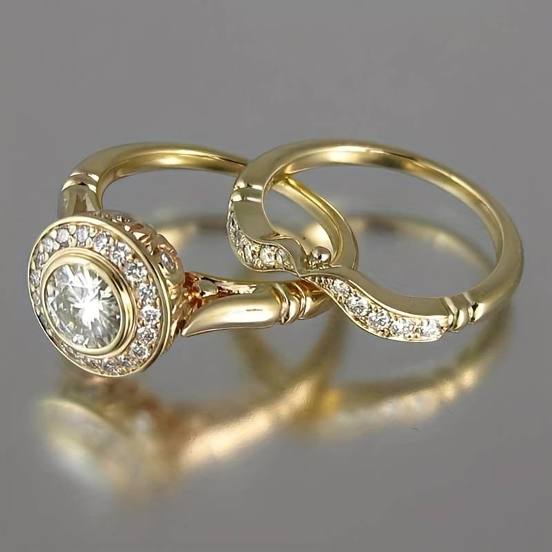 Vintage gold and zirconia ring