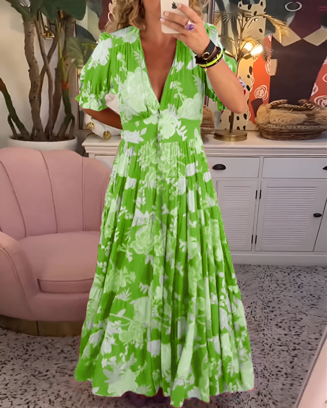 Isla | Elegant dress with floral print and V-neck