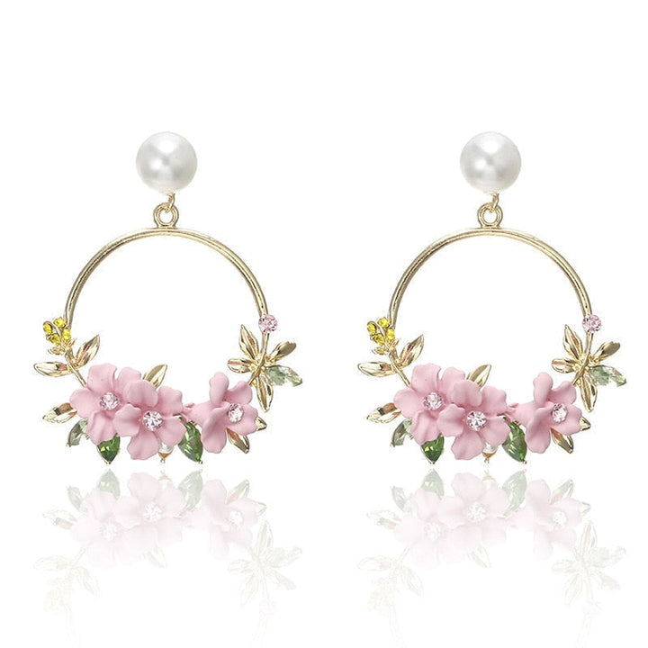 Flower and Pearl Earrings in Gold