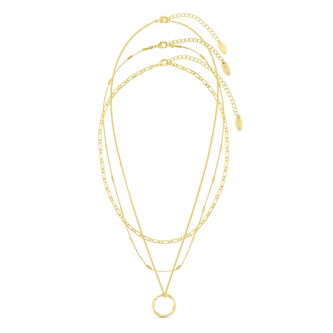 Three-row necklace with open circle