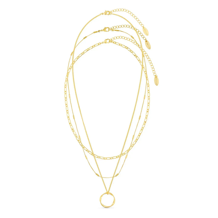 Three-row necklace with open circle