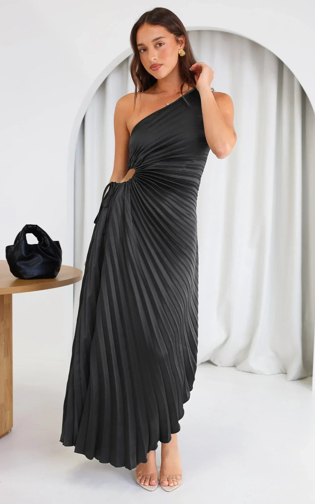 Ivana - Pleated Muse