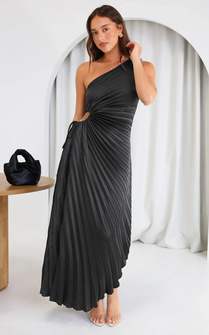 Ivana - Pleated Muse