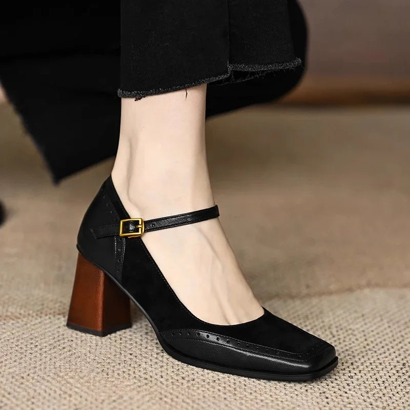Flora Classic Pumps
