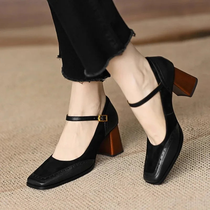 Flora Classic Pumps