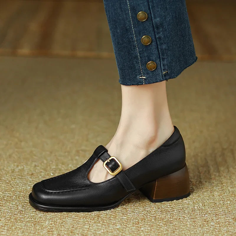 Solenne T-Strap