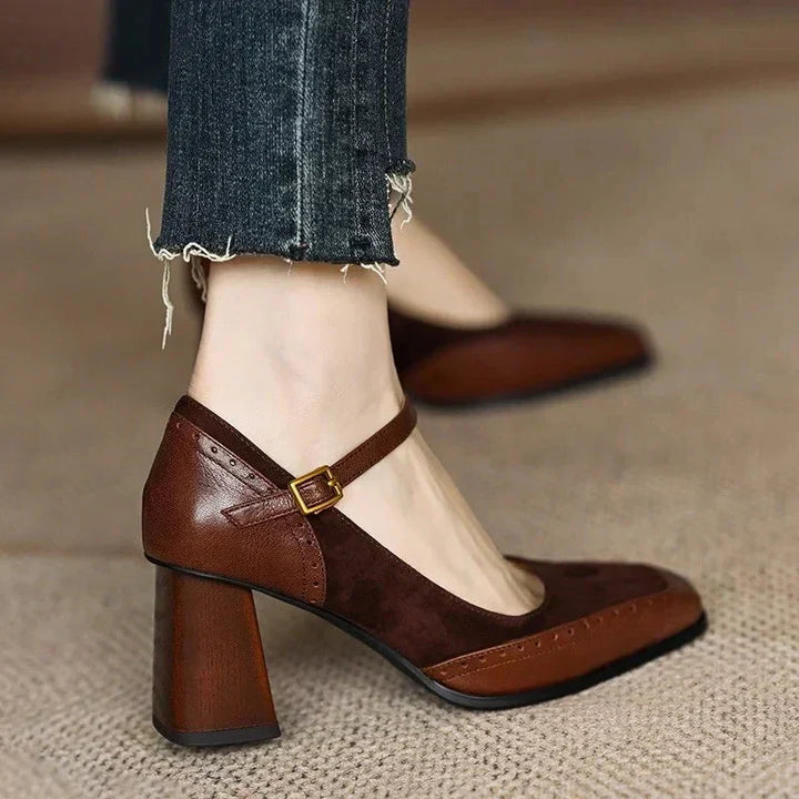 Flora Classic Pumps