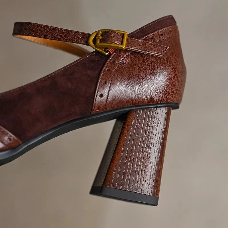 Flora Classic Pumps