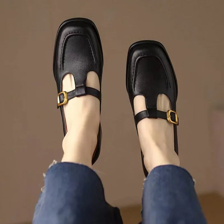 Solenne T-Strap
