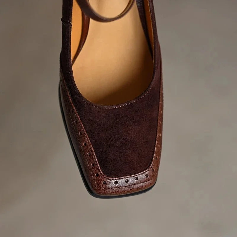 Flora Classic Pumps
