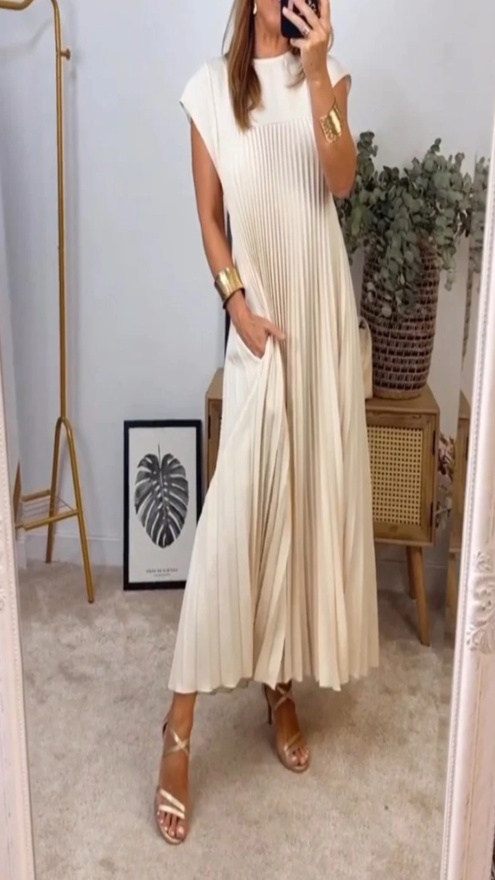 Valentina - Pleated Elegance