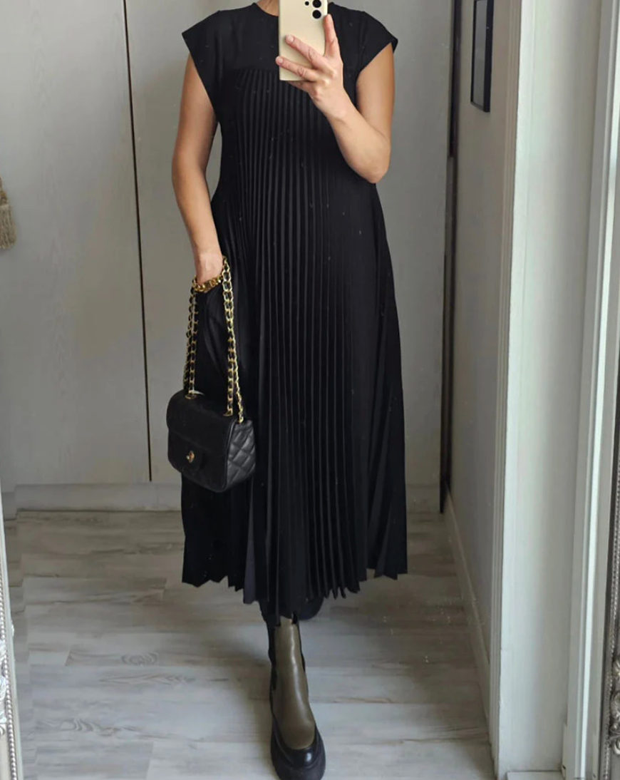 Valentina - Pleated Elegance