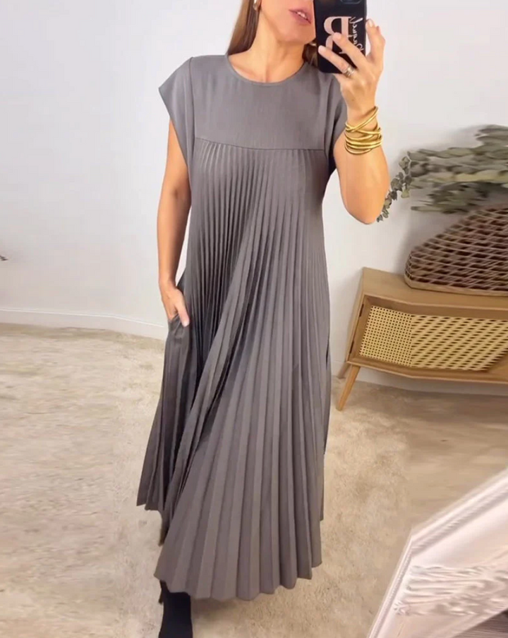 Valentina - Pleated Elegance