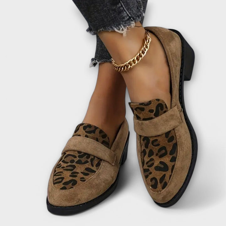 Leopard Kiss – Kayla