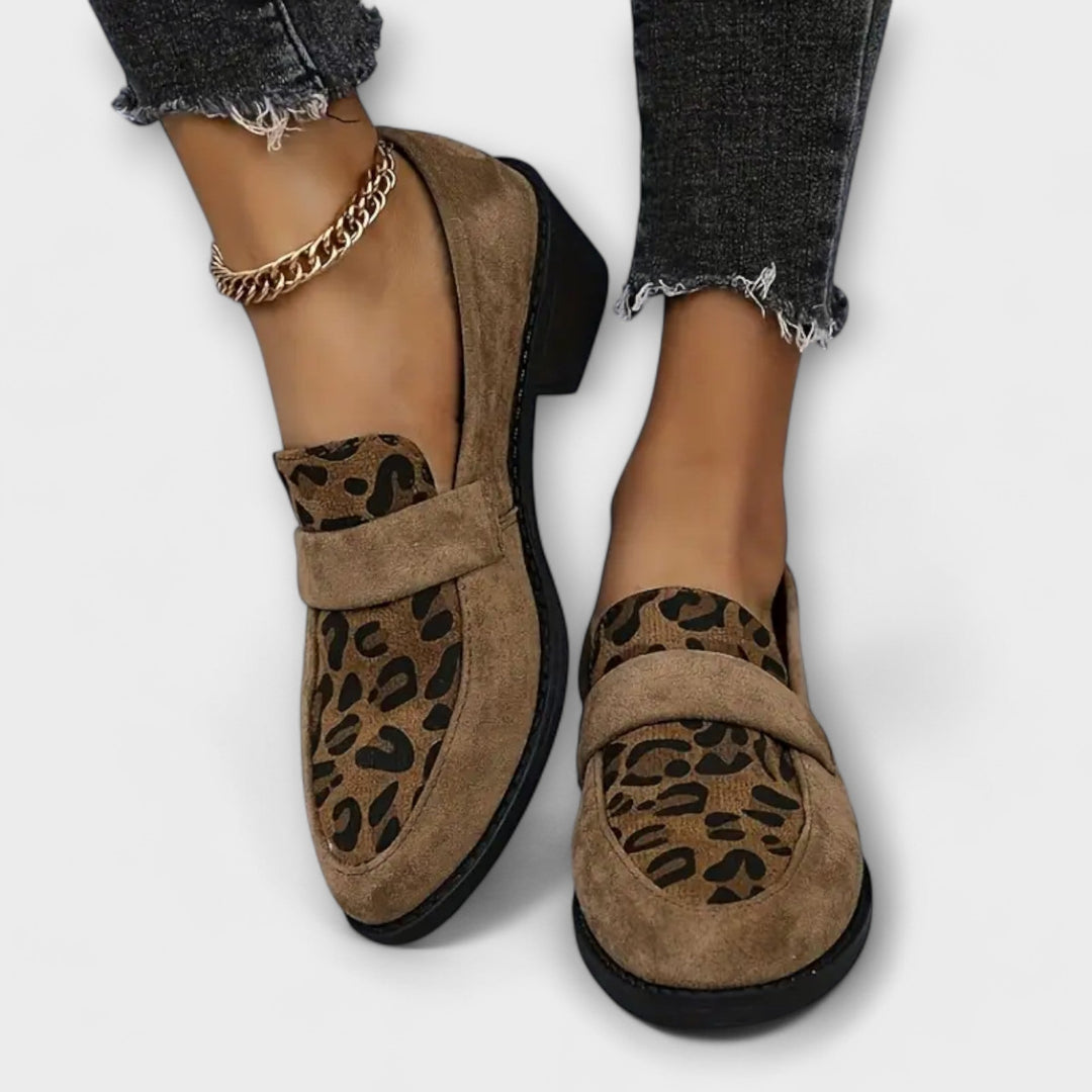 Leopard Kiss – Kayla