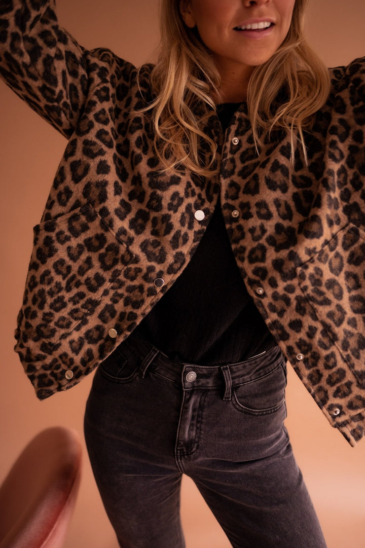 Nova | Trendy Jacket with Leopard Print