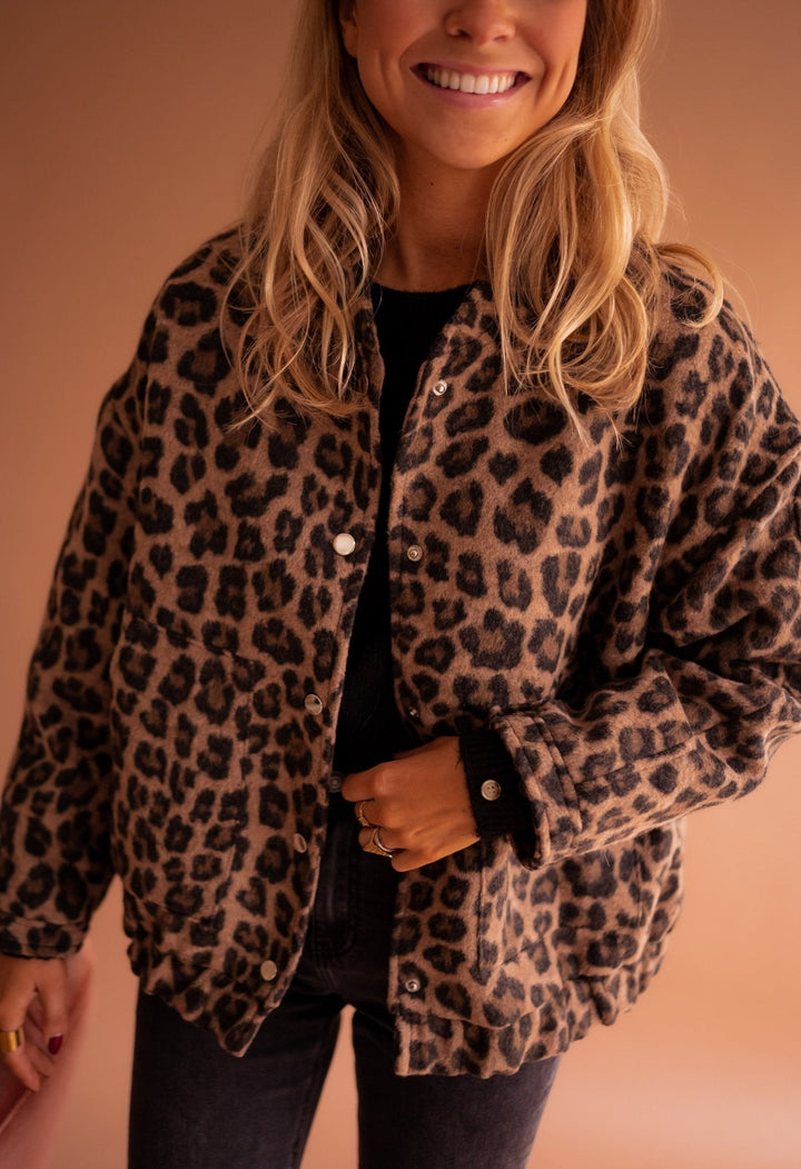 Nova | Trendy Jacket with Leopard Print